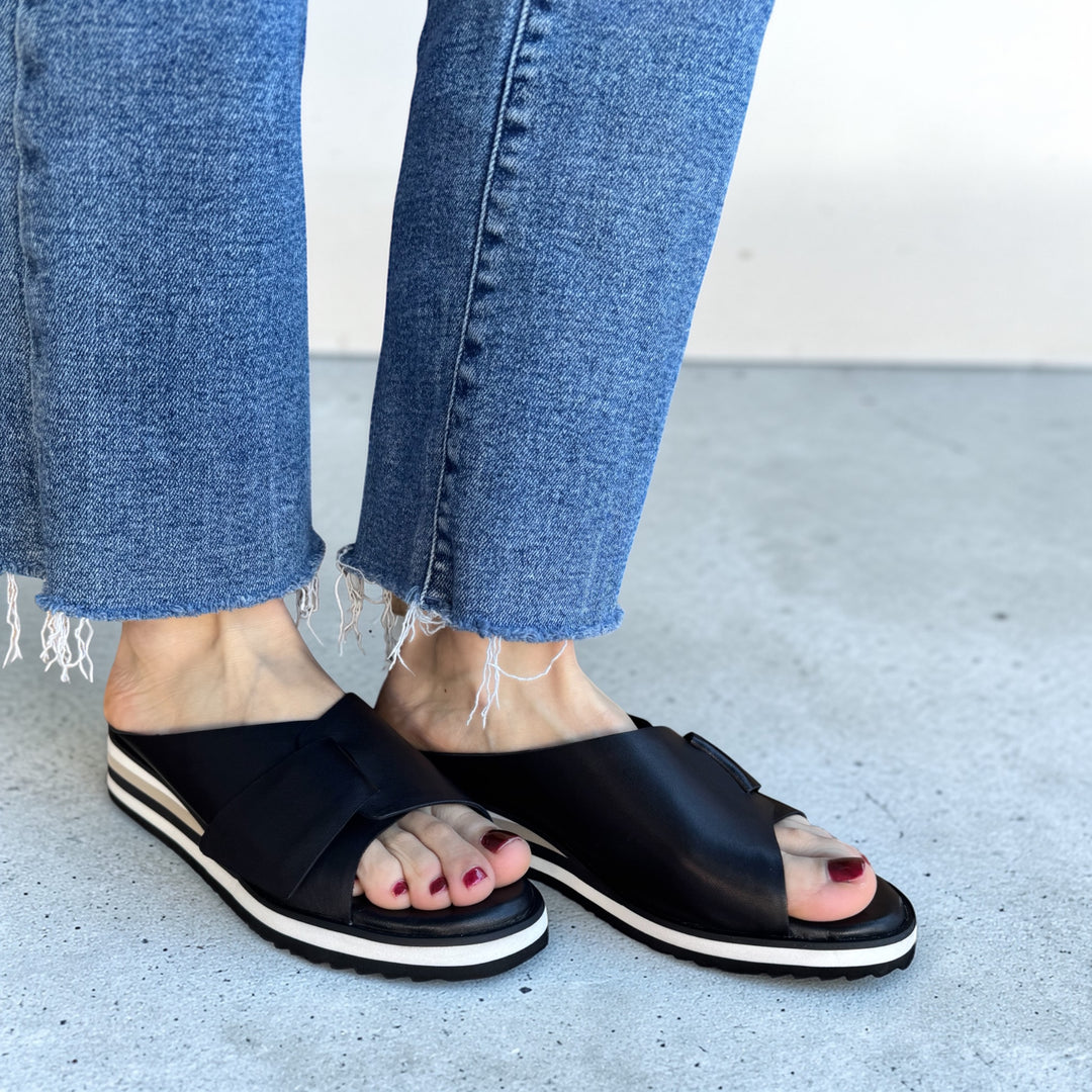 BLACK PADME LOW WEDGE SANDAL