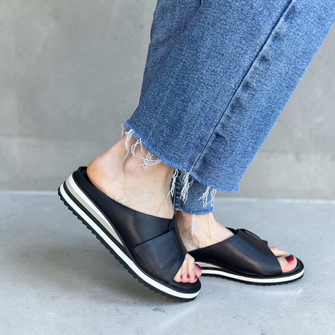BLACK PADME LOW WEDGE SANDAL