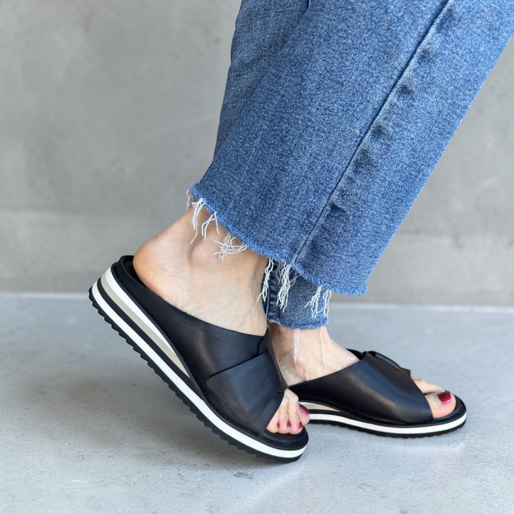 BLACK PADME LOW WEDGE SANDAL