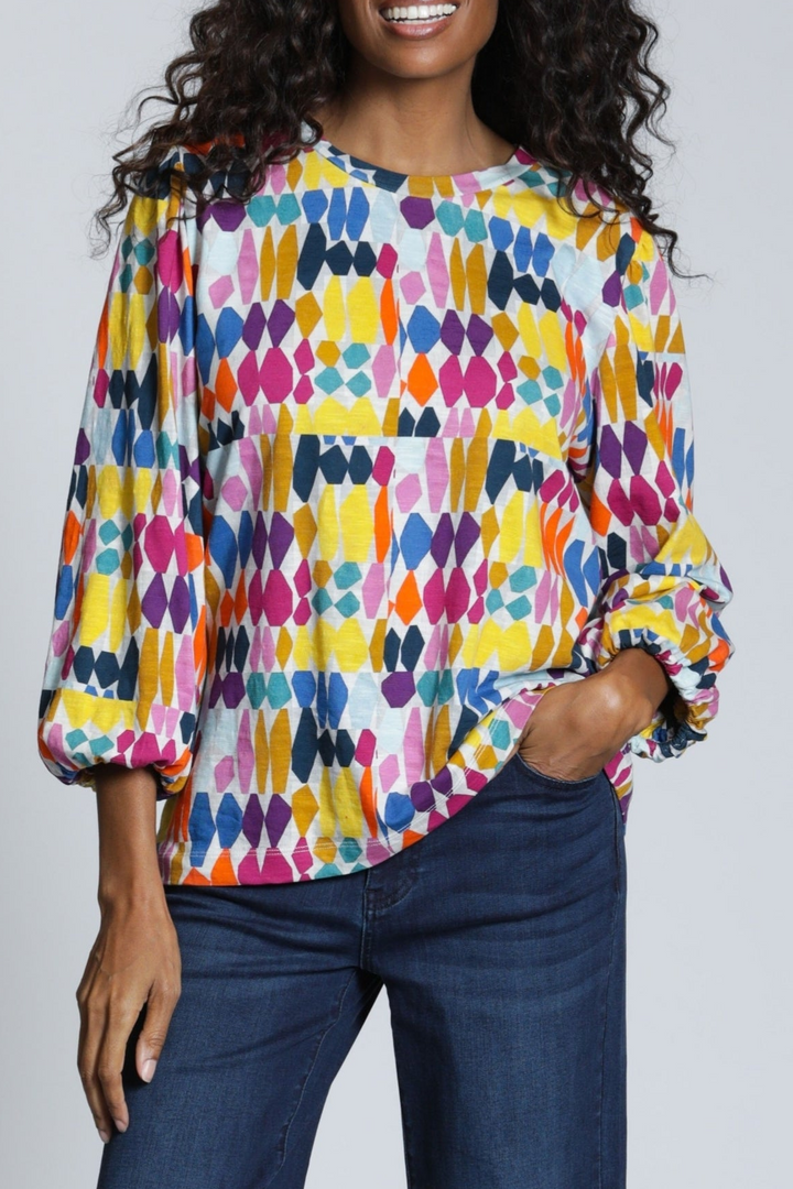 PAINTED PEBBLES PUFFED SLEEVE TOP