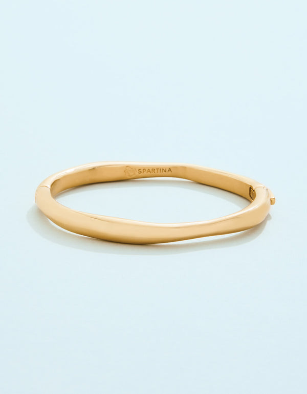 BROAD CREEK HINGED BANGLE
