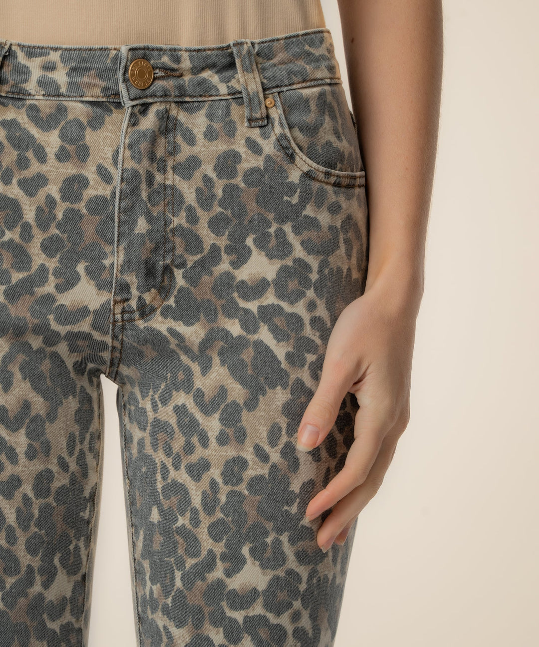 KELSEY LEOPARD PRINT HIGH RISE FLARE WITH RAW HEM JEANS