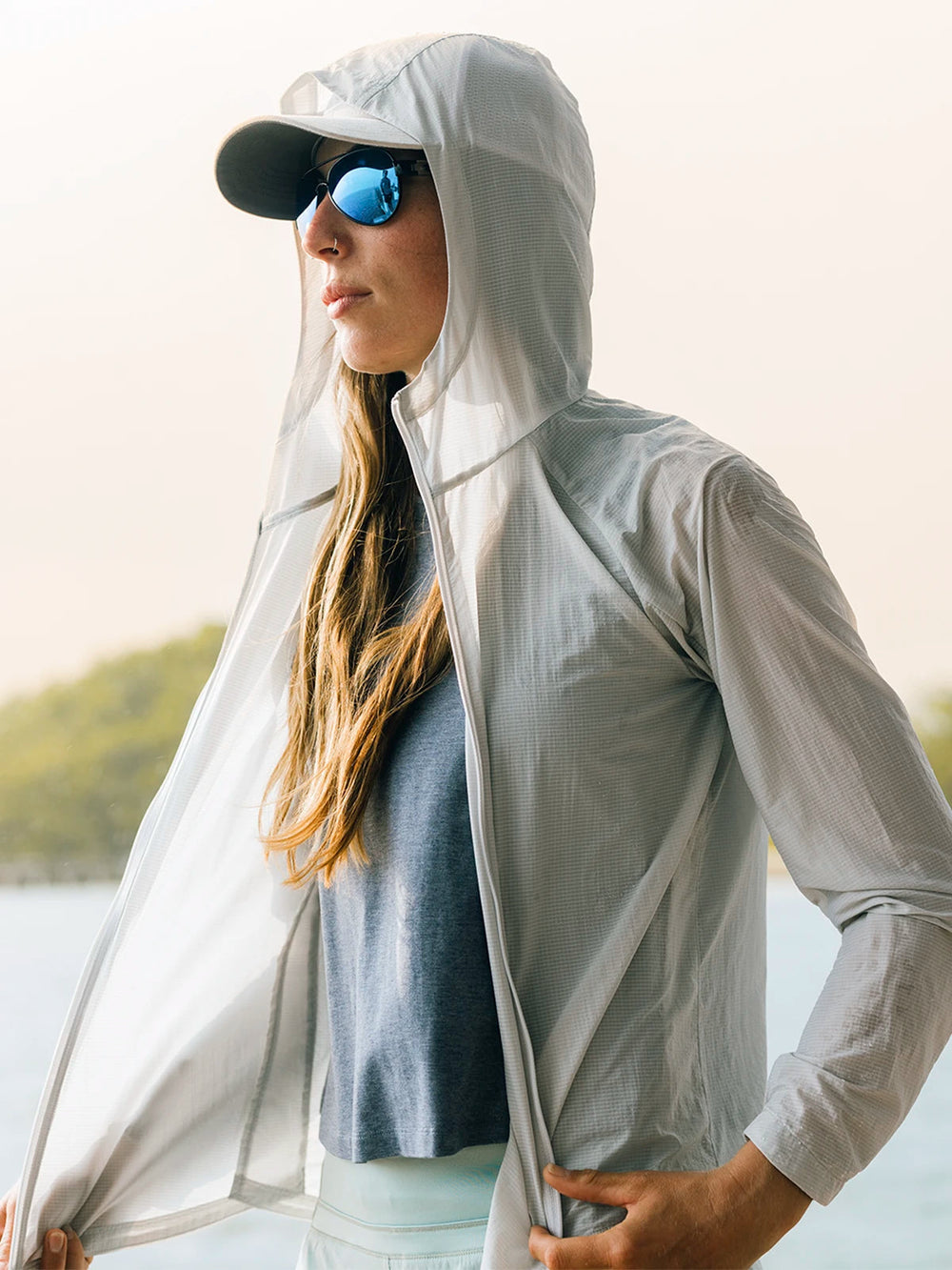 WOMEN'S LIGHT GREY HEADWIND JACKET
