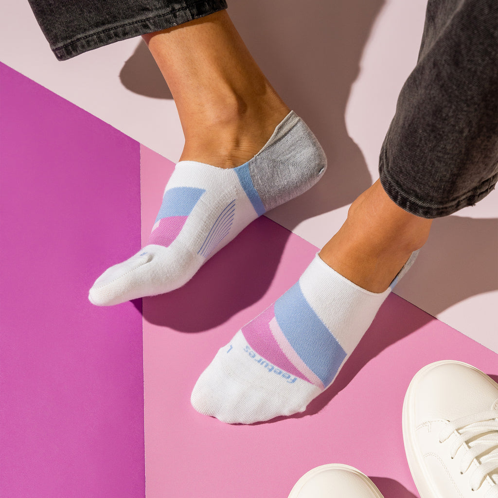 BREEZY VIOLET ULTRA LIGHT INVISIBLE SOCKS