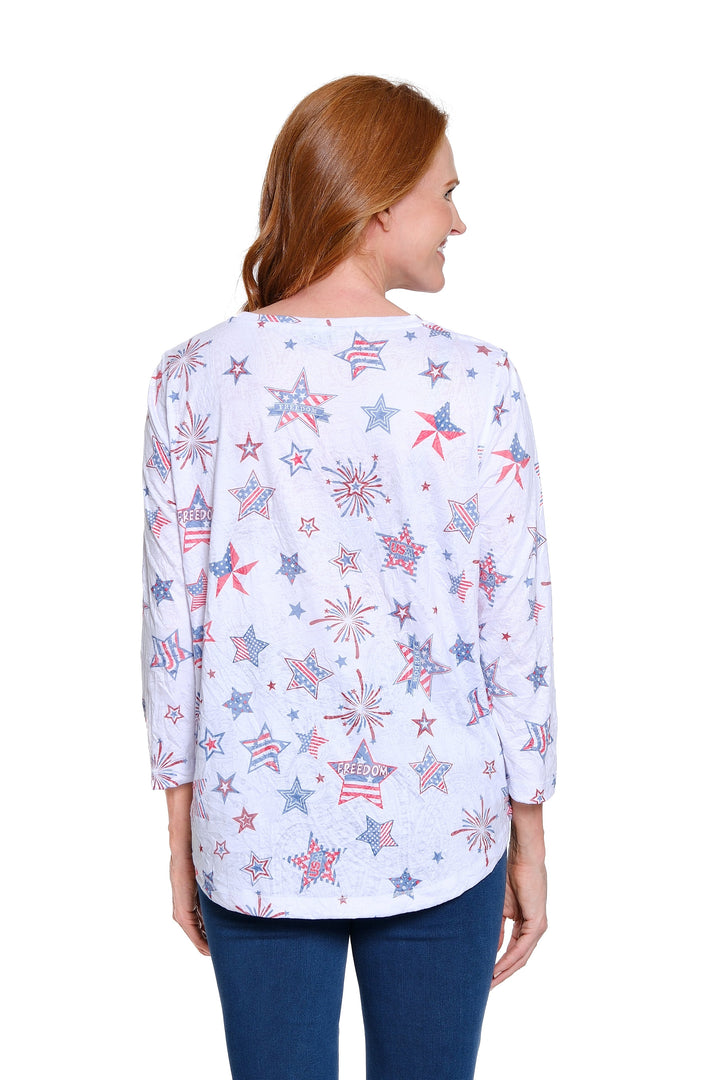 FREEDOM RINGS 3/4 SLEEVE STAR PRINT HI LOW HEM TOP
