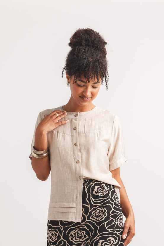 JILL LINEN SHORT SLEEVE SHIRT WITH PLEATED HEM DETAIL
