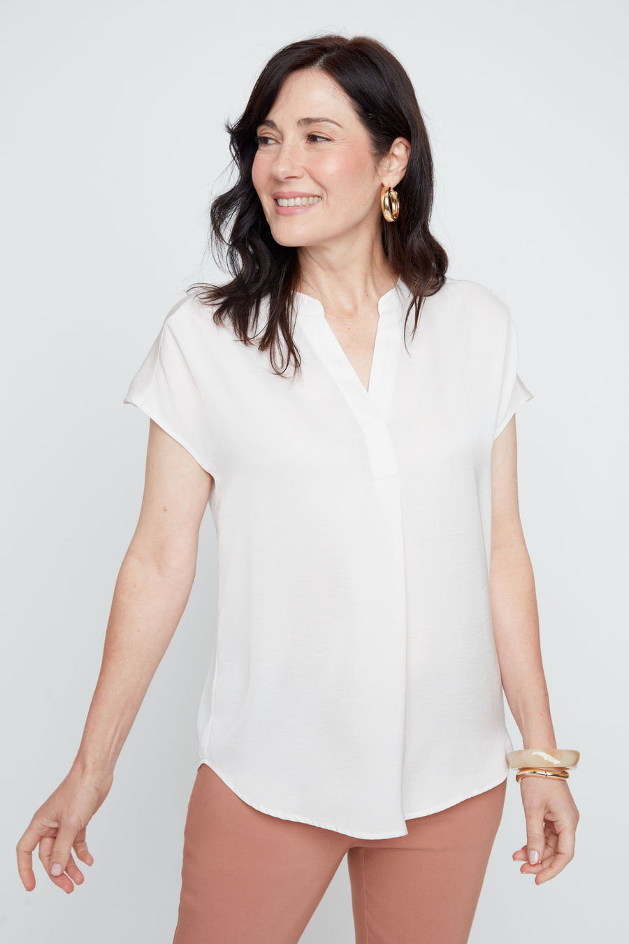 OYSTER CAP SLEEVE V-NECK AIRFLOW BLOUSE
