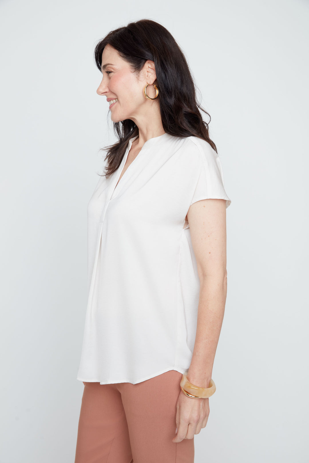 OYSTER CAP SLEEVE V-NECK AIRFLOW BLOUSE