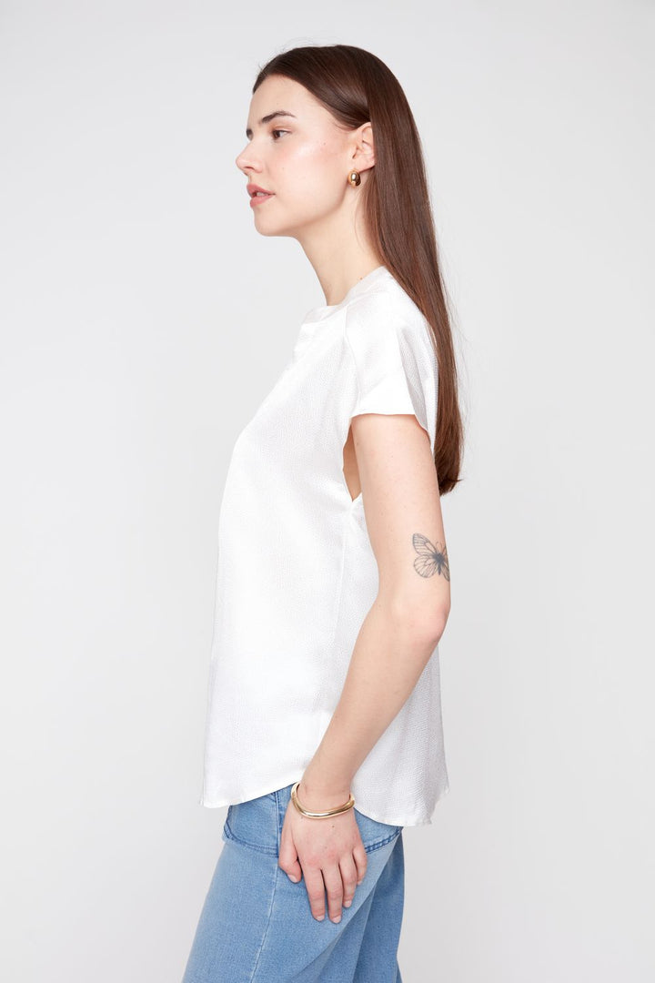 AMELIA WAFFLE TEXTURE CAP SLEEVE BLOUSE