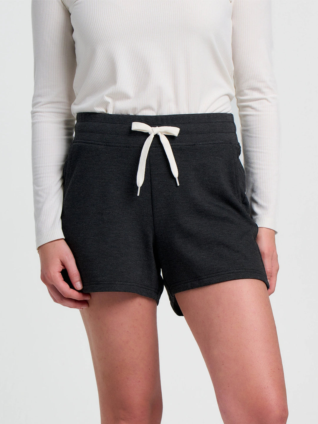 HEATHER BLACK LIGHT WEIGHT FLEECE SHORT