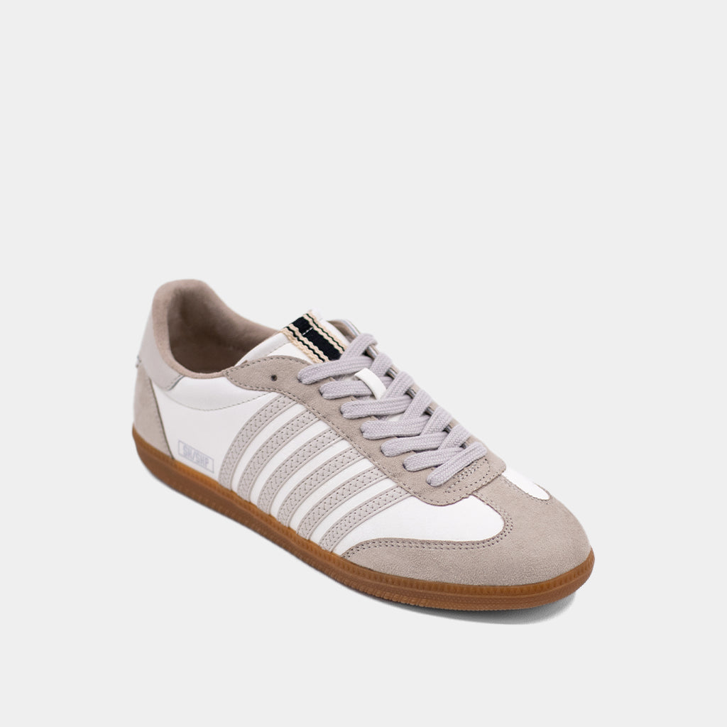 WHITE STEVIE SNEAKER