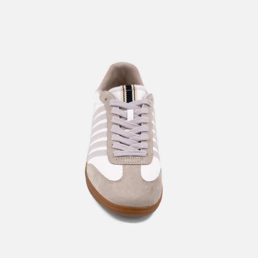 WHITE STEVIE SNEAKER
