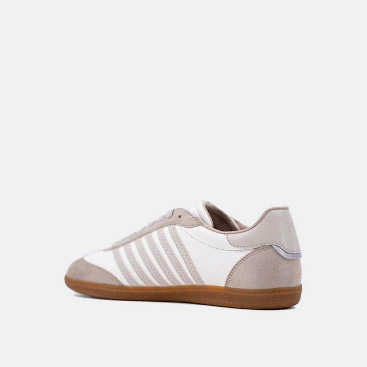 WHITE STEVIE SNEAKER