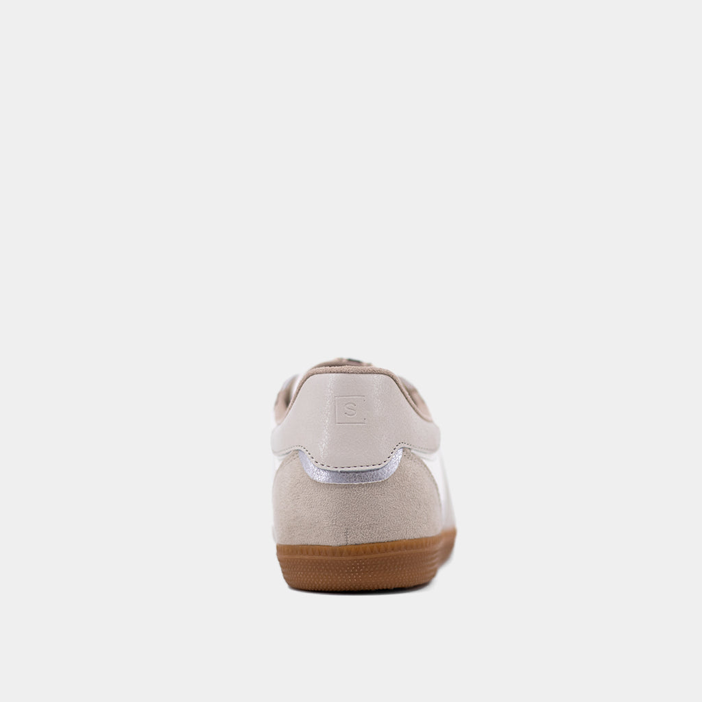 WHITE STEVIE SNEAKER