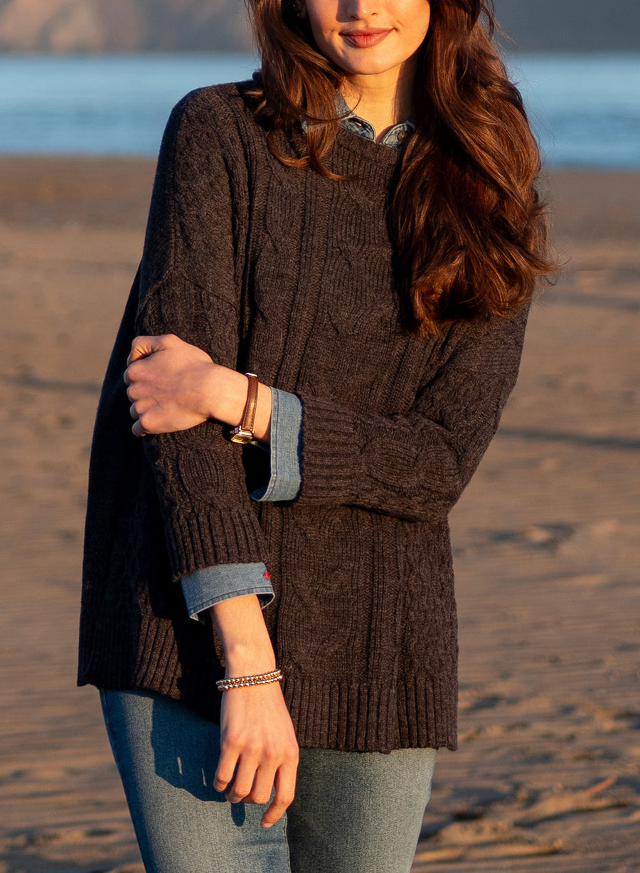 COTSWOLD CHARCOAL CABLEKNIT SWEATER
