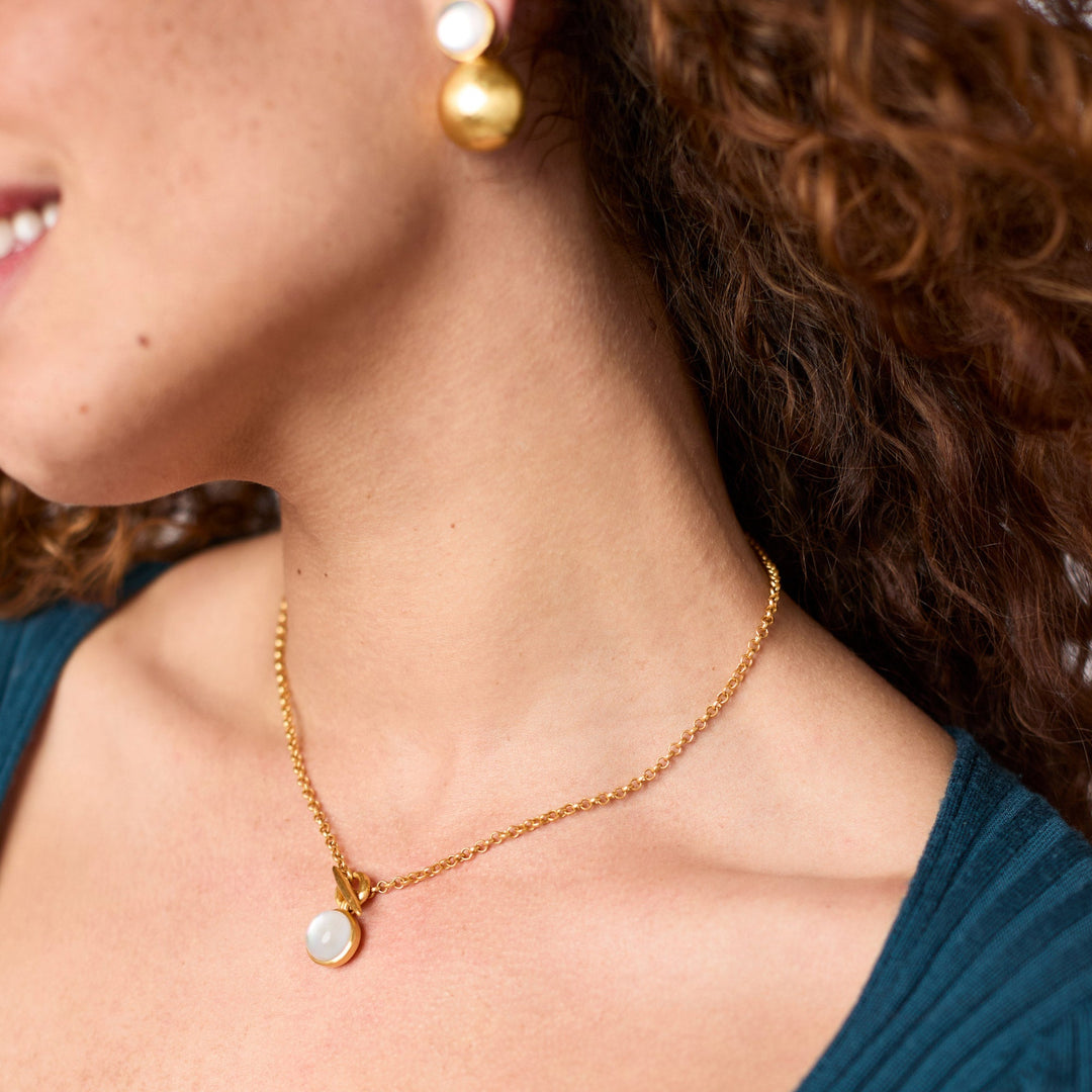 IRIDESCENT CLEAR CRYSTAL SOLARA SOLITAIRE GOLD NECKLACE