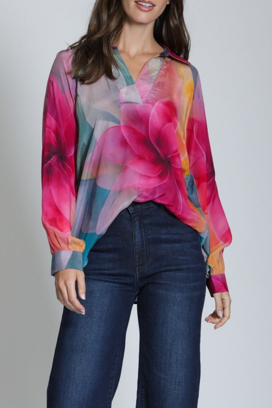 WATERCOLOR BLOOM HALF PLACKET PULLOVER BLOUSE
