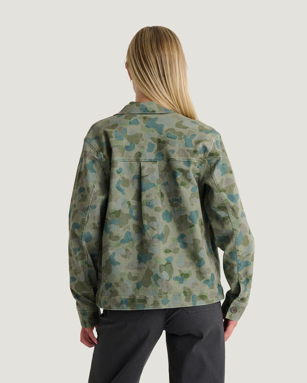 WATER COLOR CAMO FOLLY TWILL CHORE COAT

