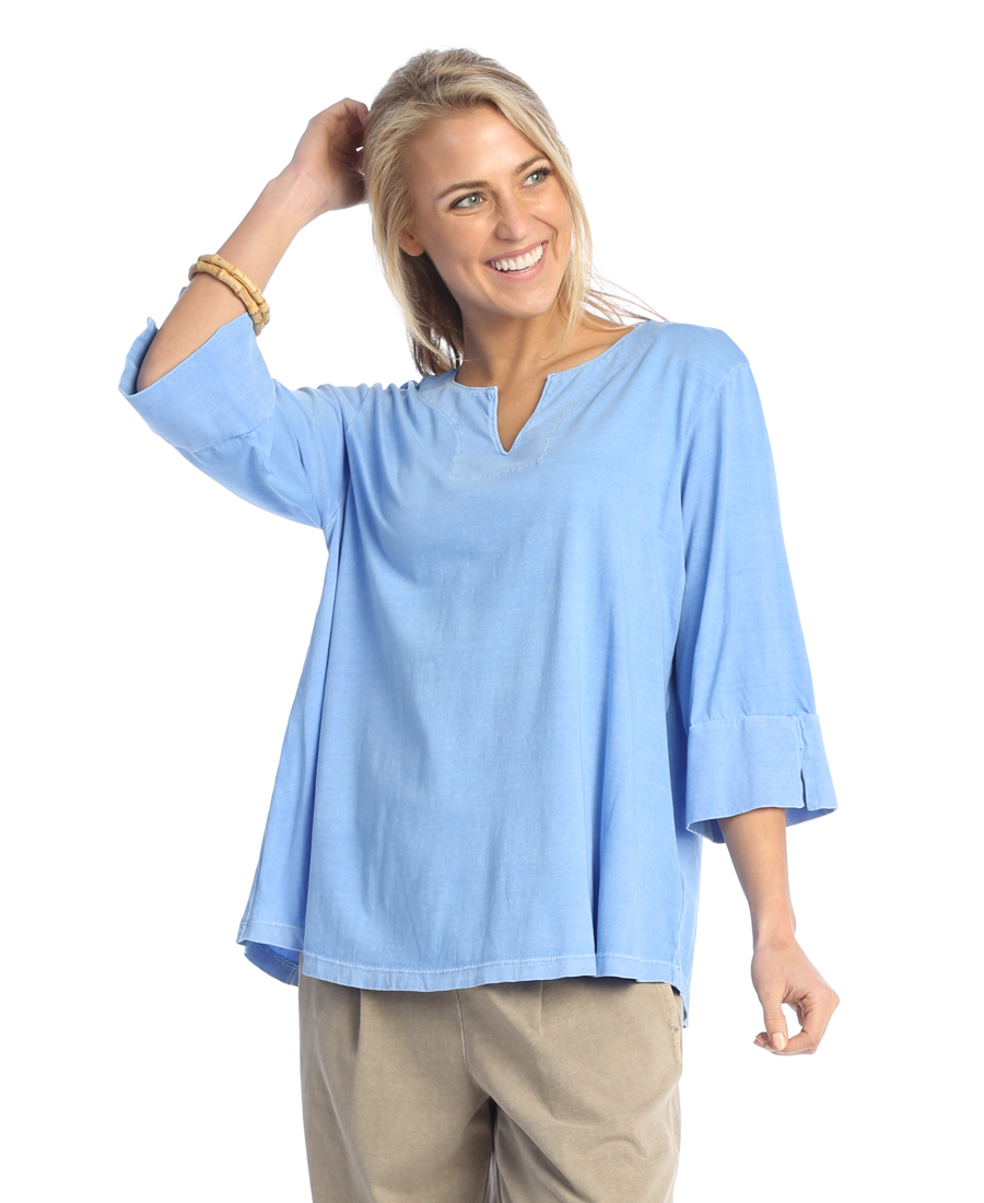 PROVENECE BLUE 3/4 SLEEVE NOTCH NECK TOP
