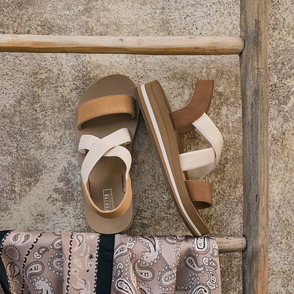 MANUELA CAMEL FLATFORM SANDALS