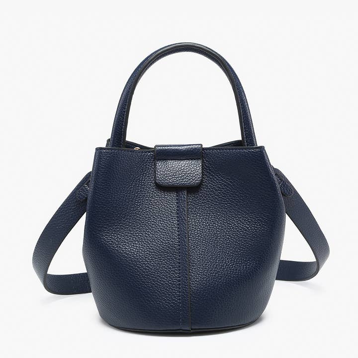 NAVY FARRAH BUCKET BAG

