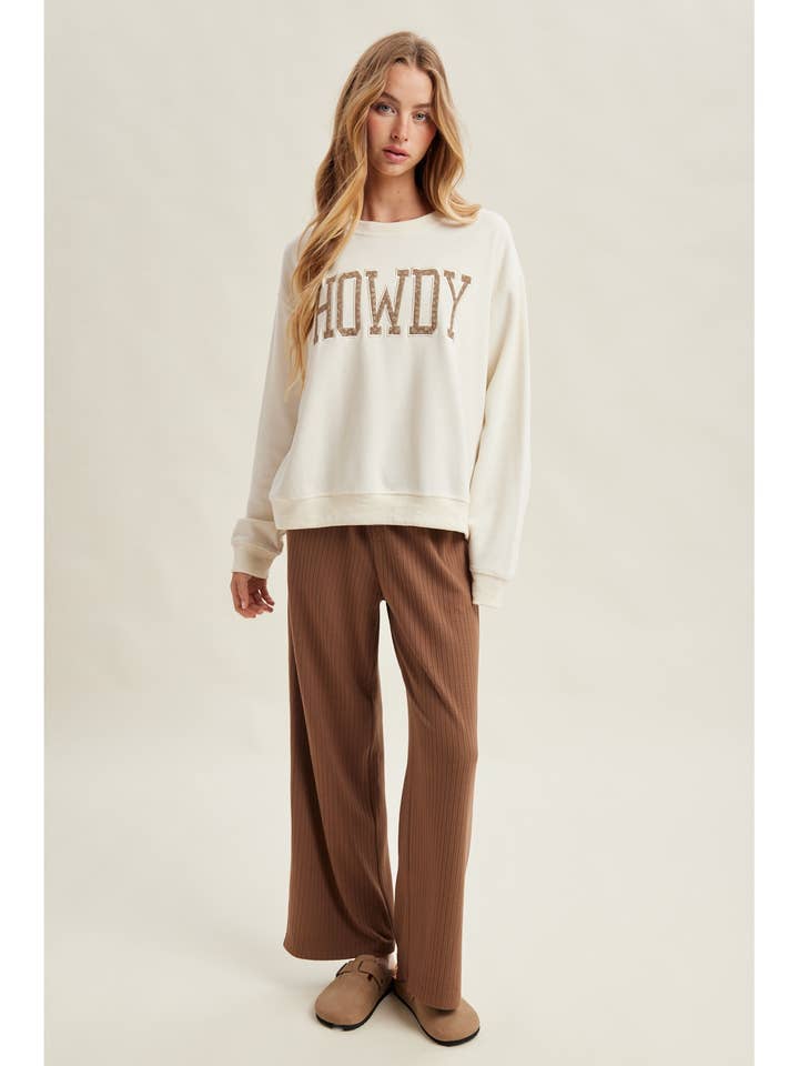 HOWDY APPLIQUÉ RELAXED CREW SWEATSHIRT
