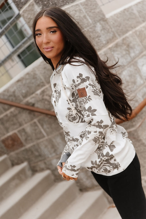 CHASING MOMENTS HALFZIP SWEATSHIRT