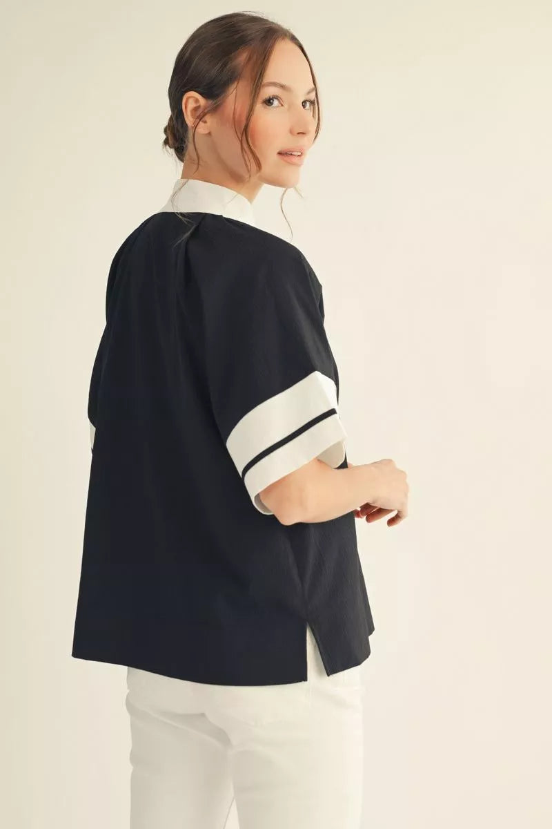 SARAH BLACK & WHITE NOTCHED V NECK TOP