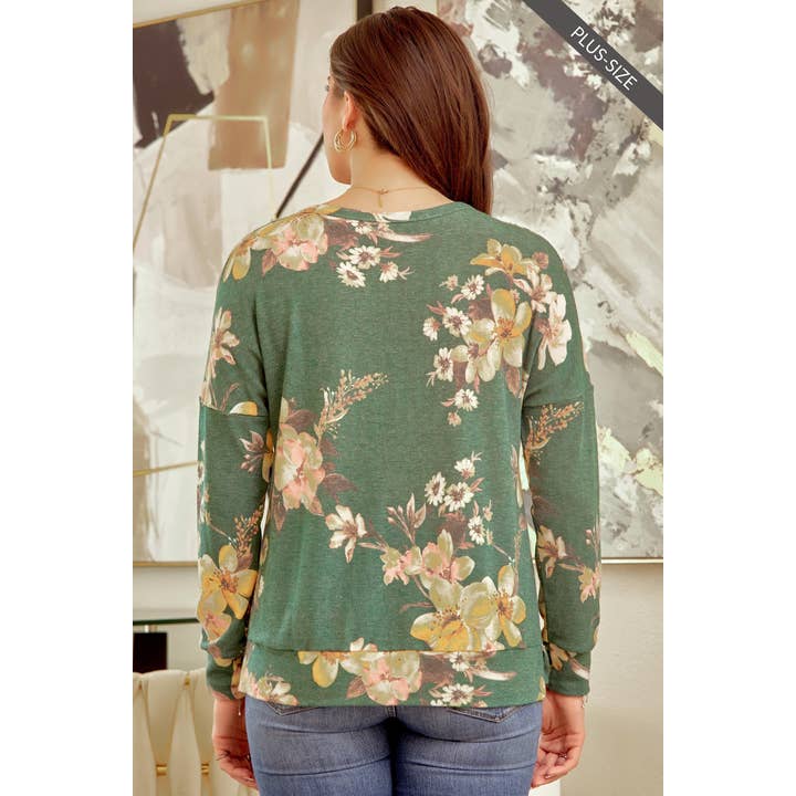 PLUS EVERGREEN FLORAL WEEKENDER KNIT TOP
