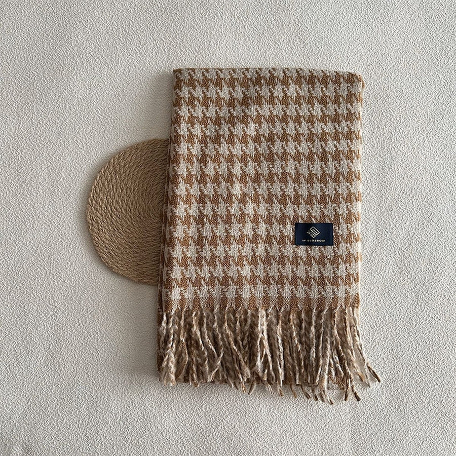 CAMEL & NATURAL HOUNDSTOOTH SCARF
