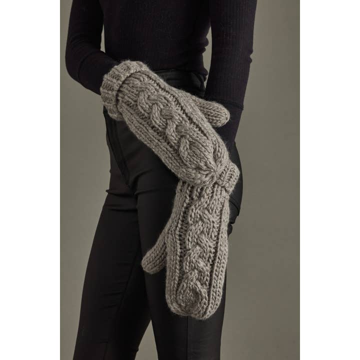 GREY CABLE FLEECE LINED MITTENS
