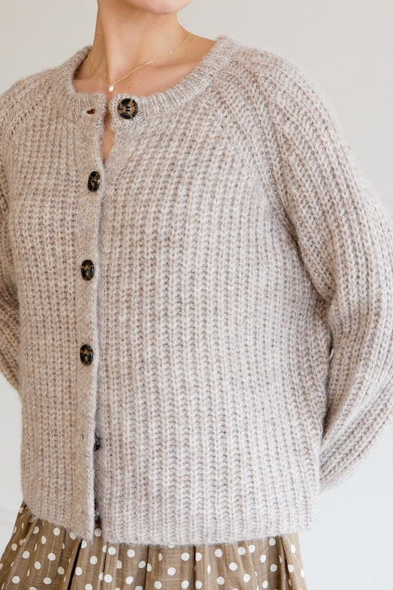 HEATHER OATMEAL BUTTON CARDIGAN
