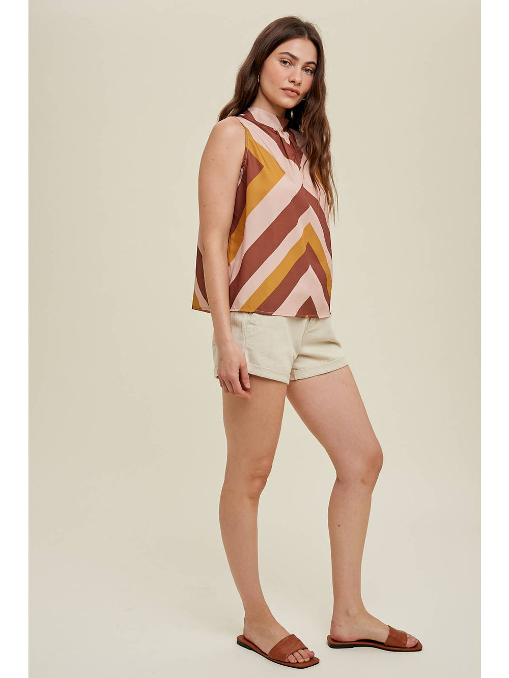 CARAMEL SLEEVELESS CHEVRON TOP
