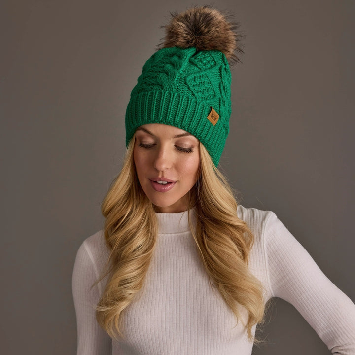 BRIGHT CLASSIC GREEN CABLE POM HAT