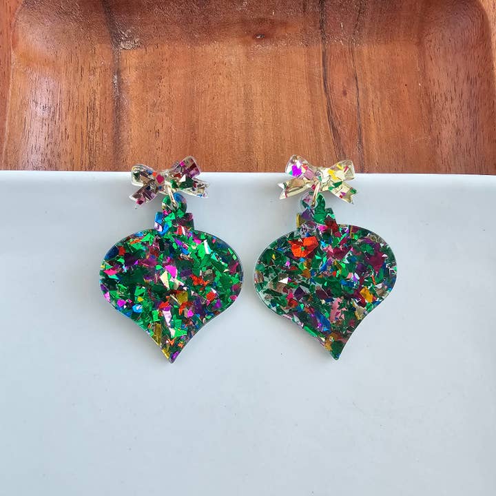 GREEN SPARKLE VINTAGE ORNAMENT EARRINGS