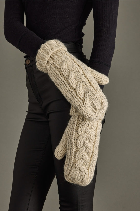OATMEAL CABLE FLEECE LINED MITTENS
