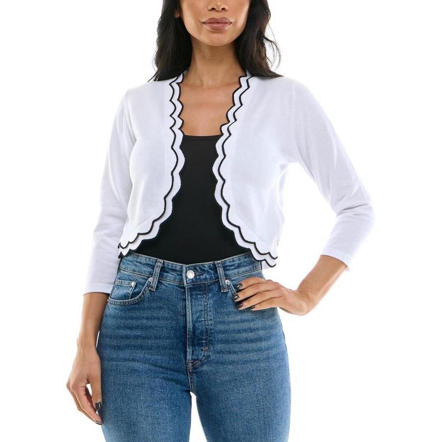 BETSY WHITE CROPPED CARDI W/ SCALLOPED TRIM
