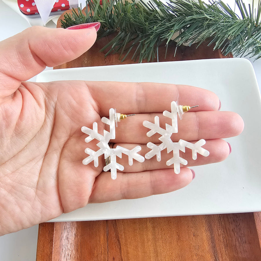 CREAM SNOWFLAKE HOOP EARRINGS
