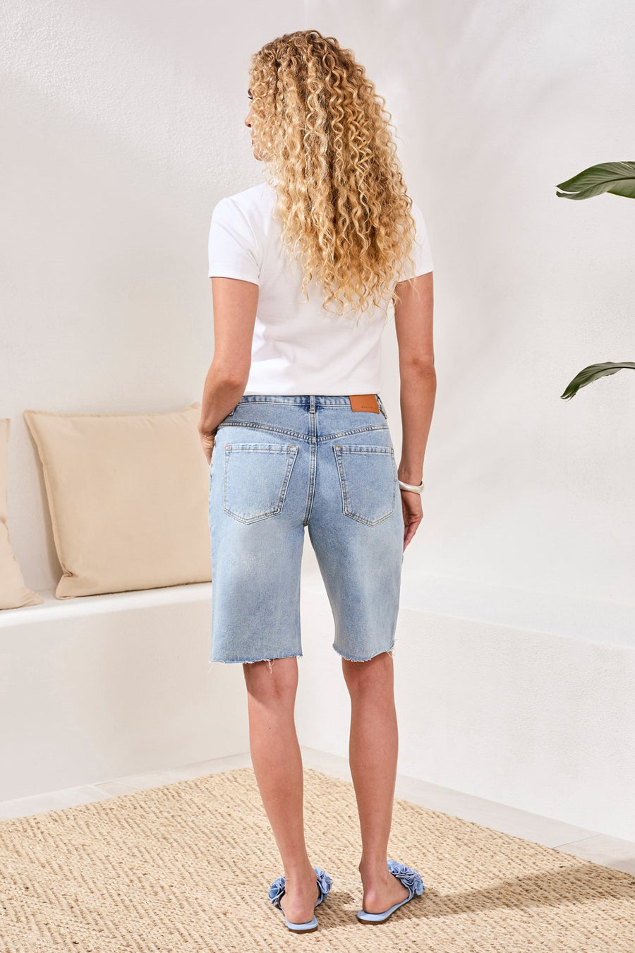 BROOKE EASTCOAST WASH HUGGING WIDE DENIM JORTS