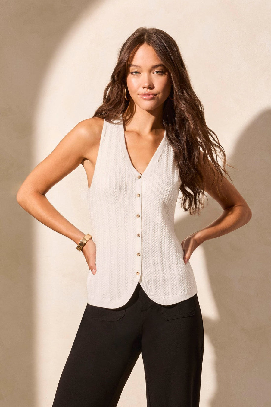 WHITE SWEATER VEST WITH WOOD BUTTONS
