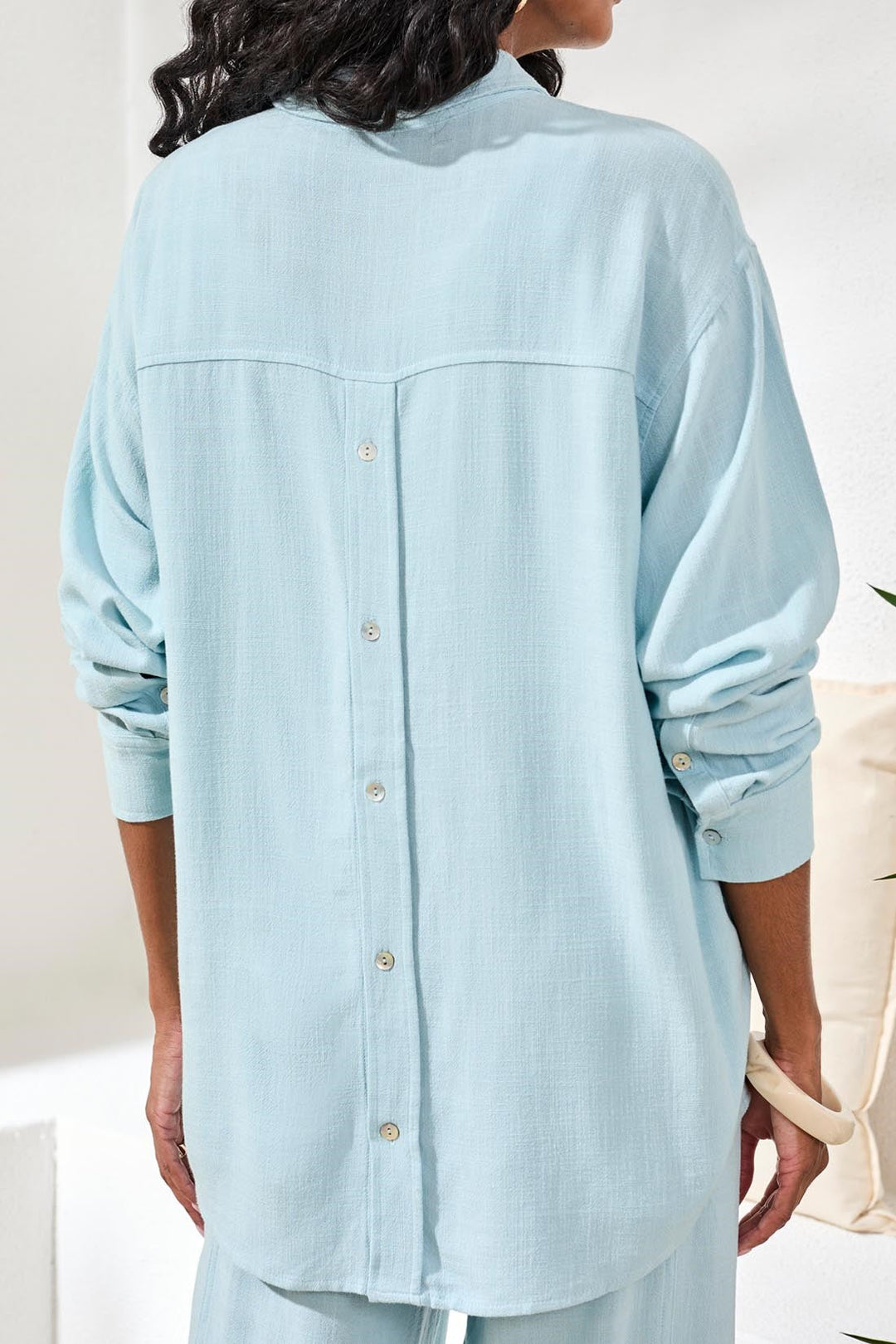 AQUA SKY FLOWY LINEN LONG SLEEVE SHIRT