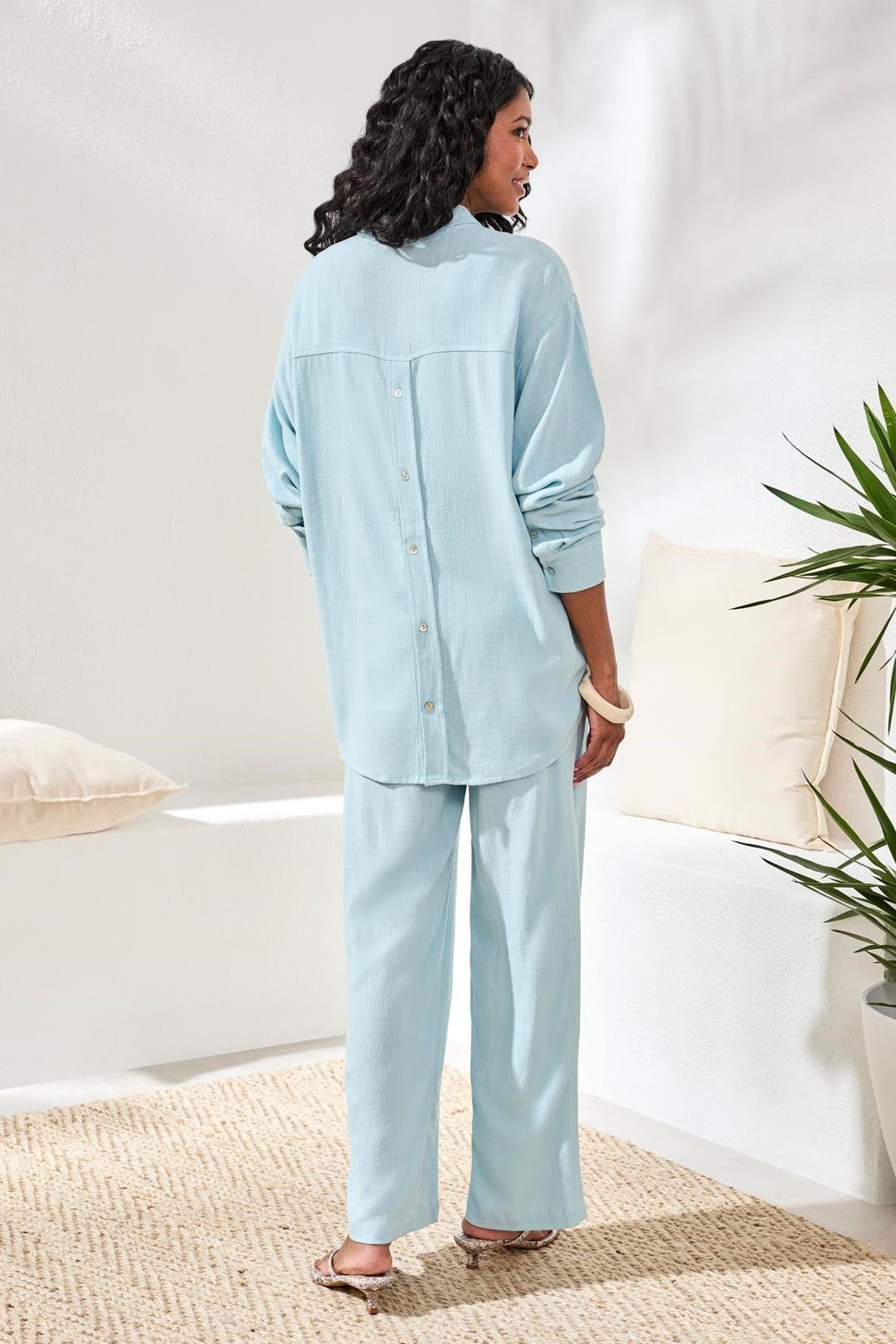 AQUA SKY FLOWY LINEN LONG SLEEVE SHIRT