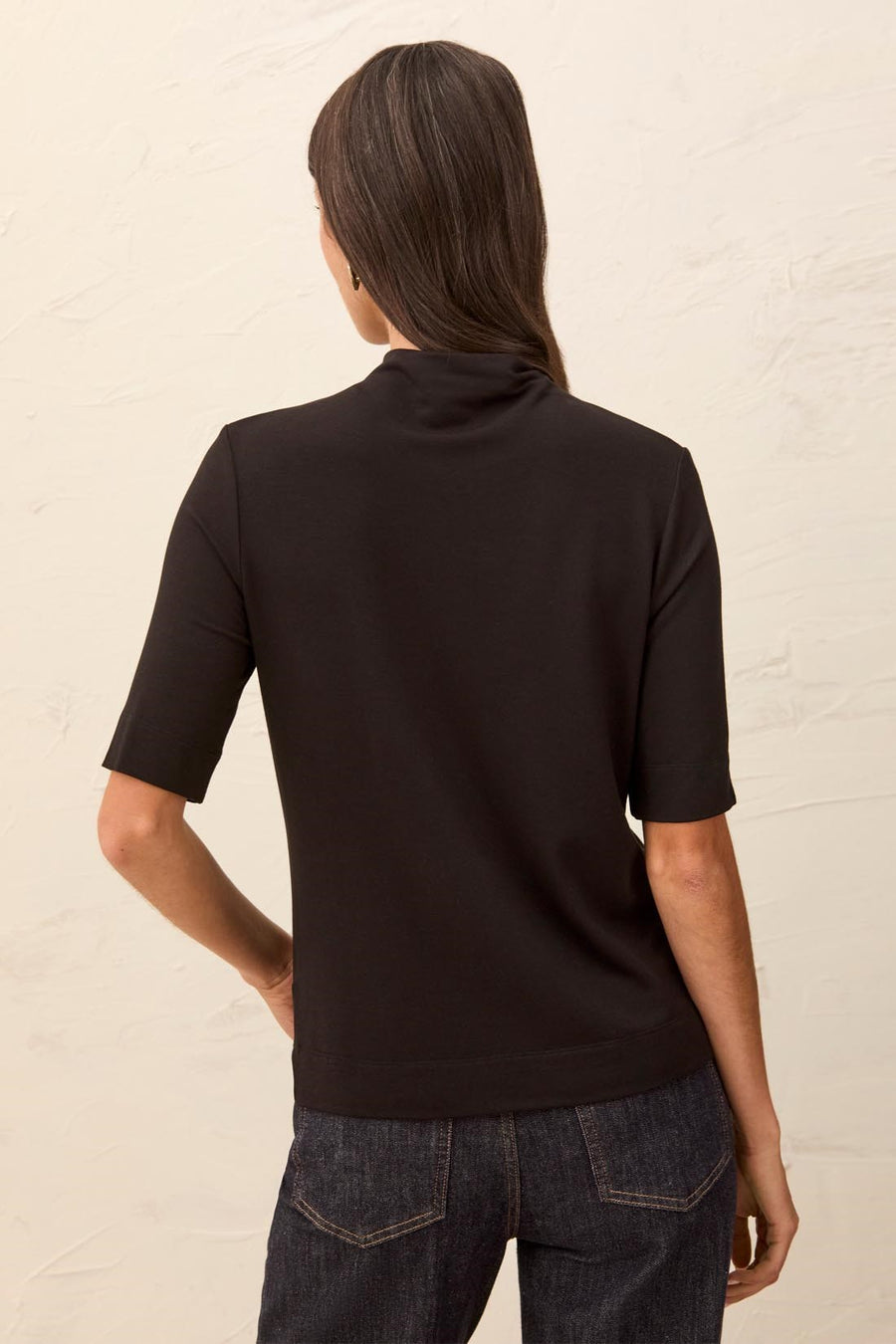 BLACK FUNNEL NECK KNIT TOP
