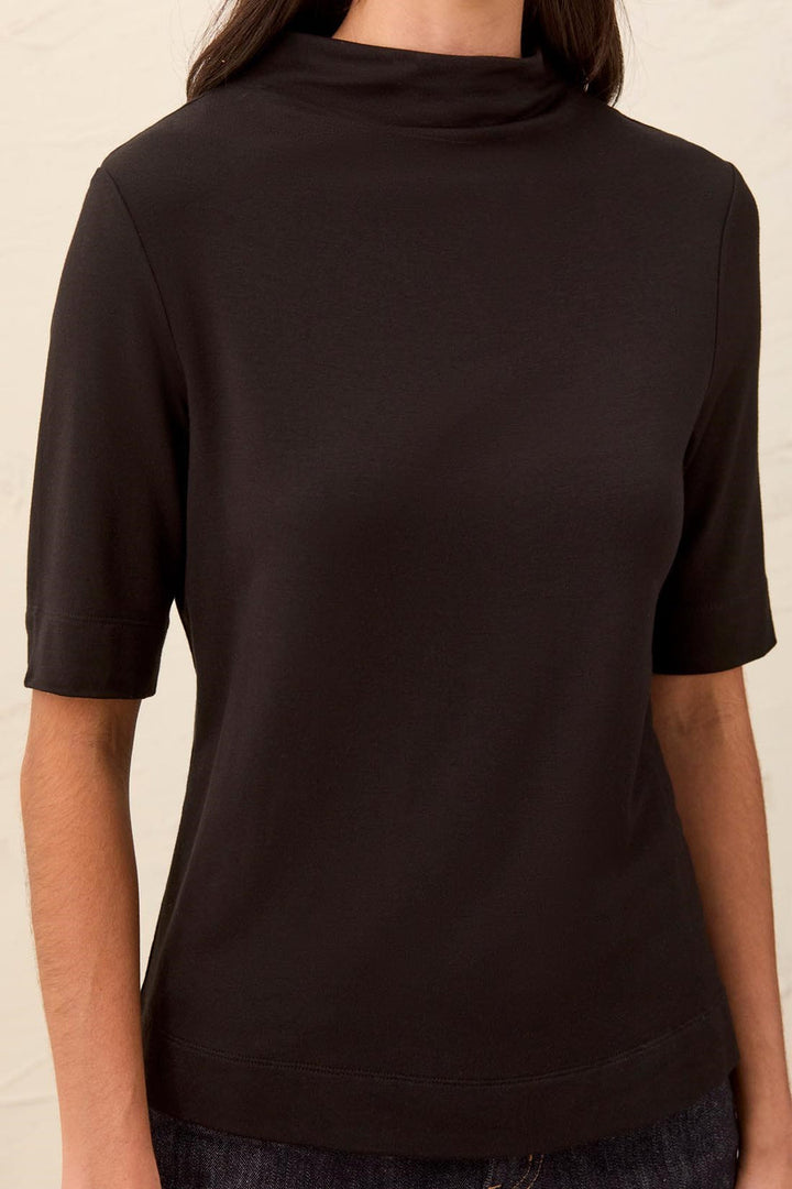 BLACK FUNNEL NECK KNIT TOP