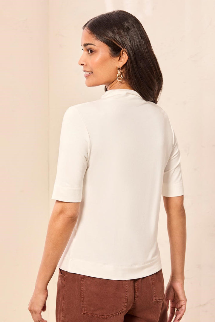 CREAM FUNNEL NECK KNIT TOP