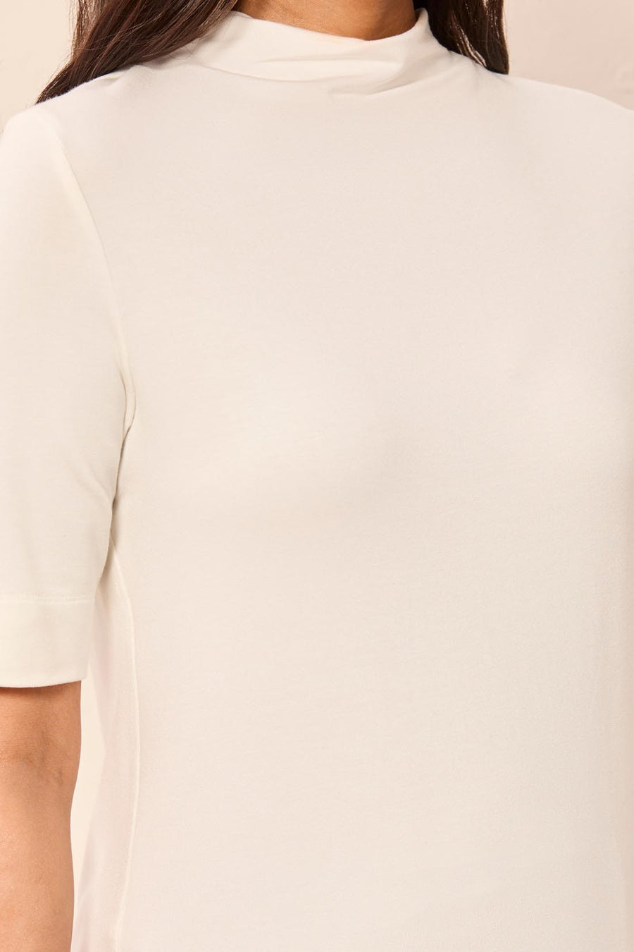 CREAM FUNNEL NECK KNIT TOP