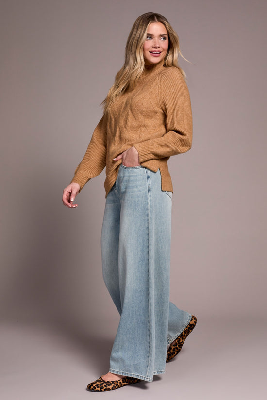 ICELATTE MOCK NECK SWEATER

