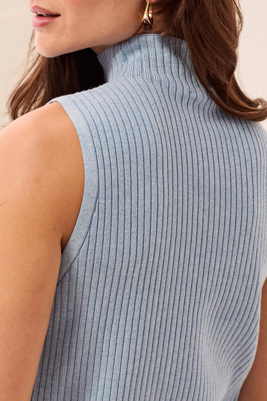 HEATHER FOG SLEEVELESS RIBBED FUNNEL NECK KNIT TANK
