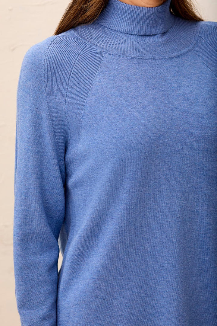 STELLAR BLUE TURTLENECK