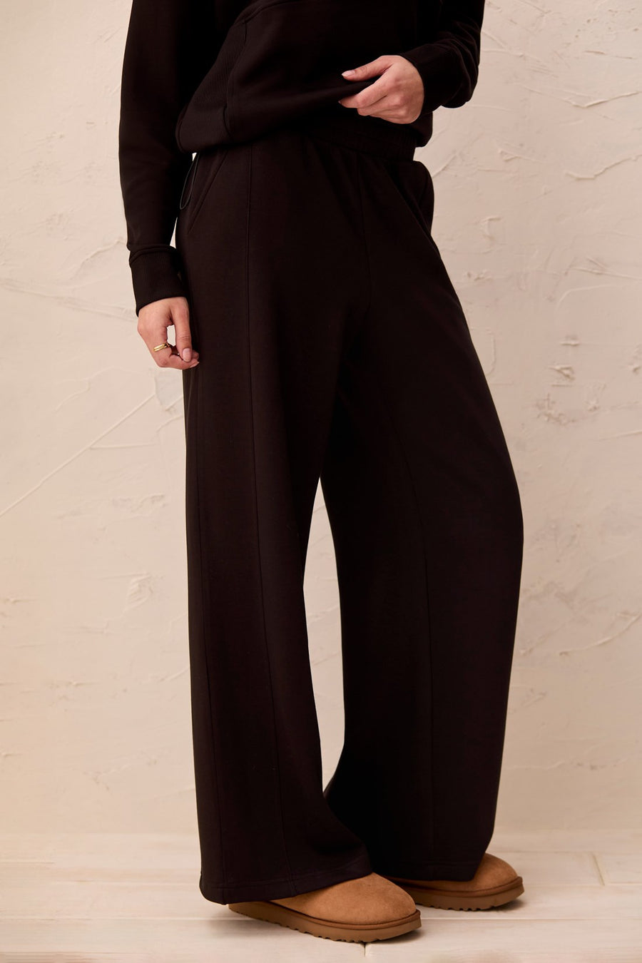 BLACK TECHNO LUXE WIDE LEG PANT